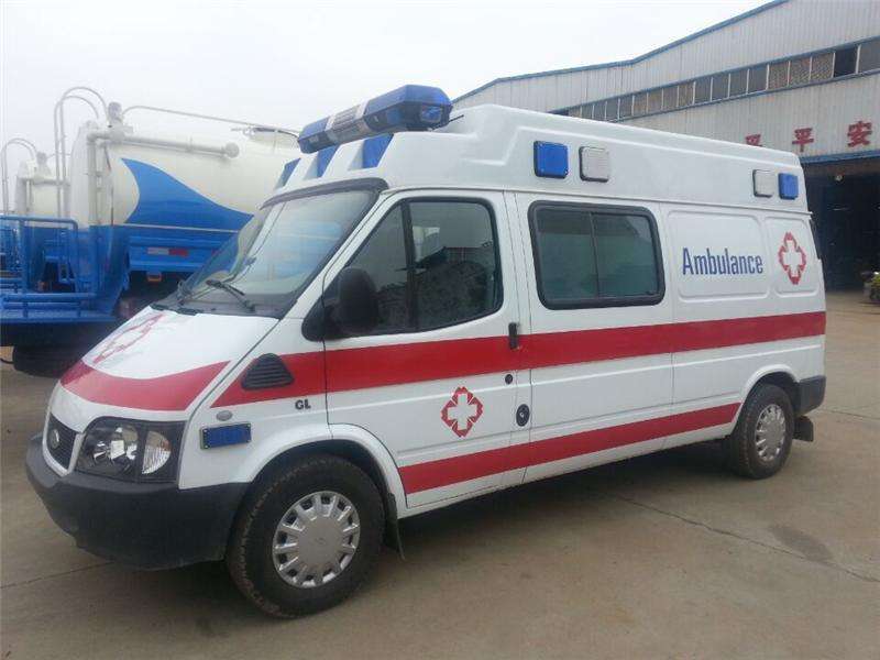 救護(hù)車和醫(yī)療車有什么區(qū)別？救護(hù)車廠家專業(yè)為你解答。01