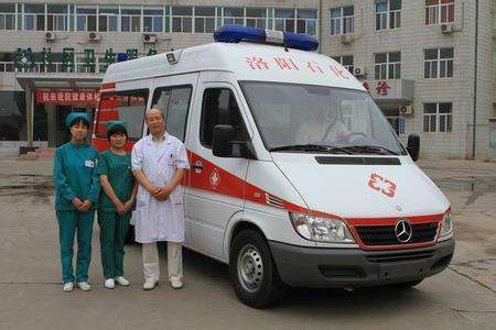 車禍期間，救護(hù)車及時(shí)出現(xiàn)能救人于危難