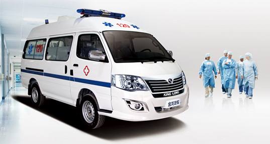 命懸一線牽動人心，救護(hù)車臨危不亂治病救人_